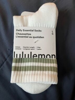 🍋 NWT Lululemon Unisex Daily Essential Socks - White/Fog Green - Sz Large